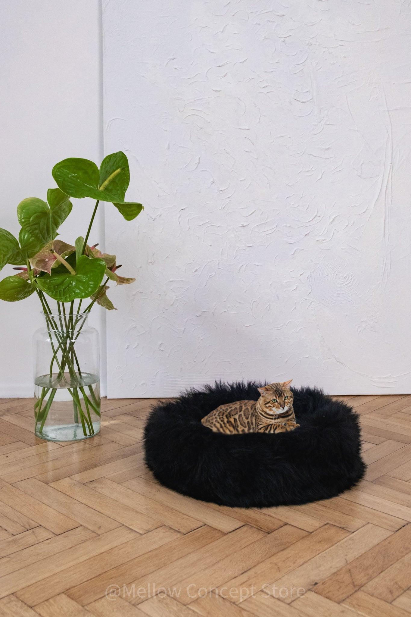 Round Natural Sheepskin Pet Bed - Black - Your Home